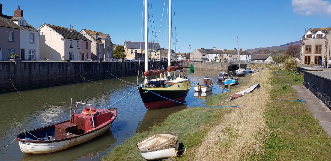 Port Haverigg Marina Village Милом Экстерьер фото